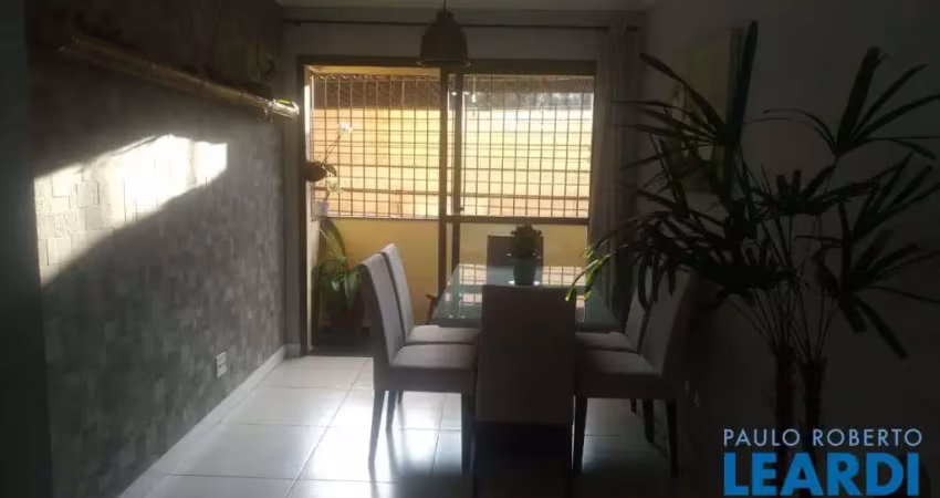 Apartamento com 2 quartos à venda na Rua dos Tapes, Aclimação, São Paulo