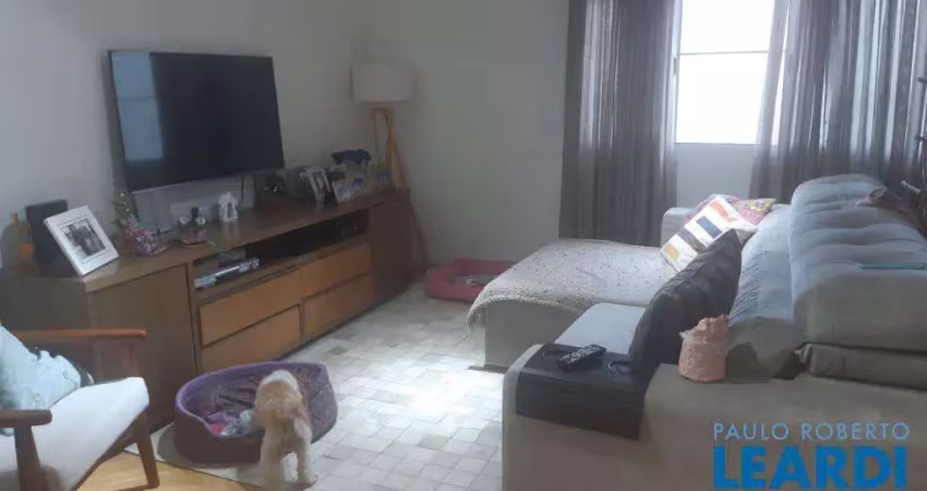 Casa em condomínio fechado com 3 quartos à venda na Rua Traituba, Saúde, São Paulo