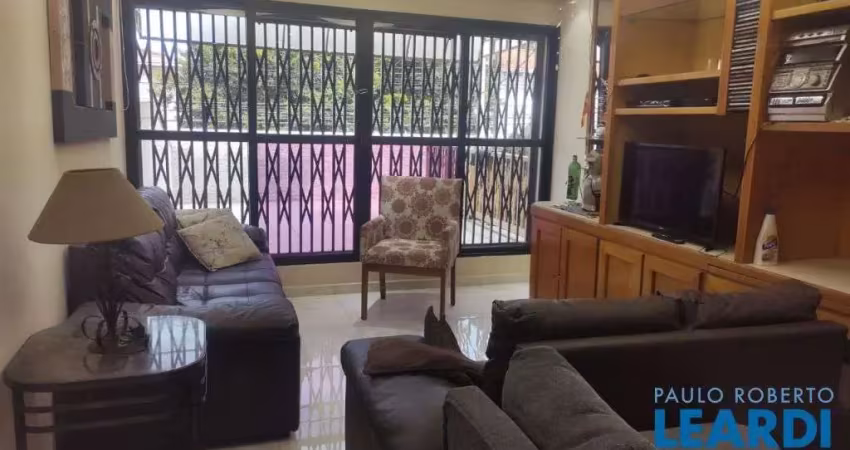 Casa com 3 quartos à venda na Rua Acácio Vasconcelos, Jabaquara, São Paulo