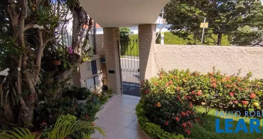 Casa com 3 quartos à venda na Rua Guaripe, Saúde, São Paulo