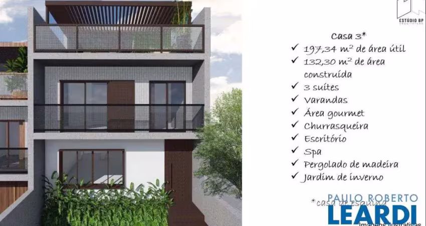 Casa com 3 quartos à venda na Rua Visconde de Guaratiba, Ipiranga, São Paulo