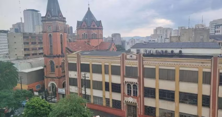 Ponto comercial para alugar na Praça Santo Agostinho, Aclimação, São Paulo