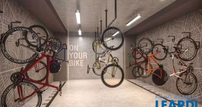 Apartamento com 3 quartos à venda na Rua Bastos Pereira, Vila Nova Conceição, São Paulo