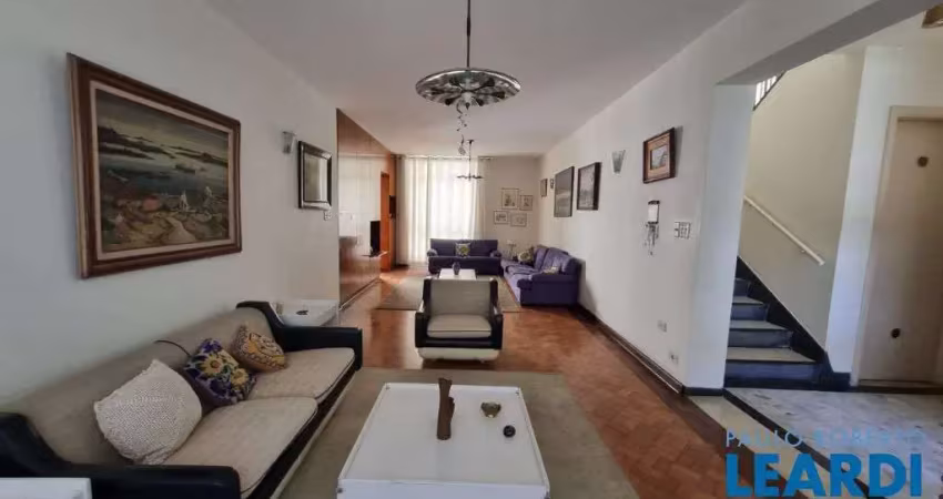 Casa com 4 quartos à venda na Rua Doutor Numa Pereira do Vale, Aclimação, São Paulo