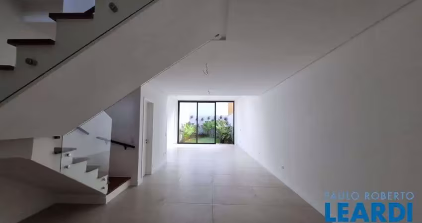 Casa com 3 quartos à venda na Rua Batista Cepelos, Aclimação, São Paulo