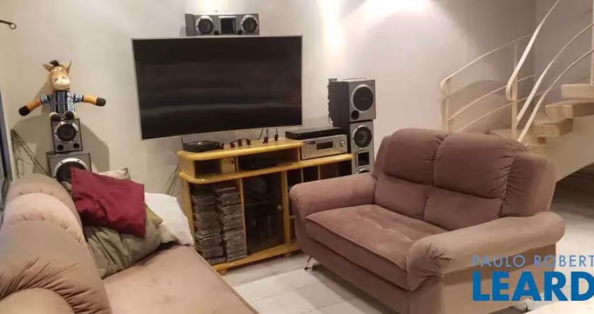 Casa com 3 quartos à venda na Rua Vigário Albernaz, Saúde, São Paulo