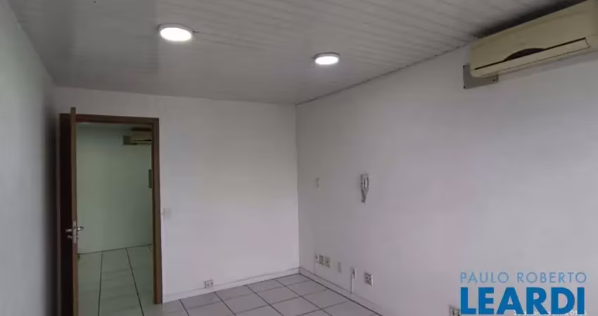 Sala comercial para alugar na Rua Carneiro da Cunha, Saúde, São Paulo