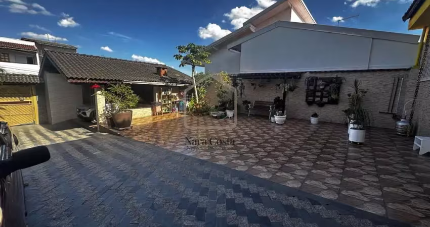 Sobrado para Venda em Suzano, CIDADE EDSON, 4 dormitórios, 1 suíte, 4 banheiros, 9 vagas