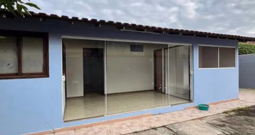 Casa para Locação em Macaé, São Marcos, 3 dormitórios, 2 banheiros, 1 vaga