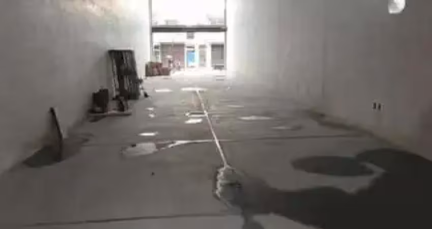 Loja para locação em rio das ostras, cidade praiana, 1 banheiro, 2 vagas