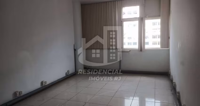Sala comercial para venda com 38 metros quadrados  em Centro - RJ