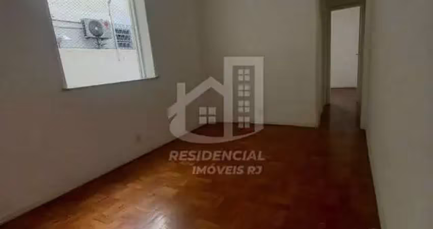 Apartamento tipo casa em frente ao shopping boulevard com área externa