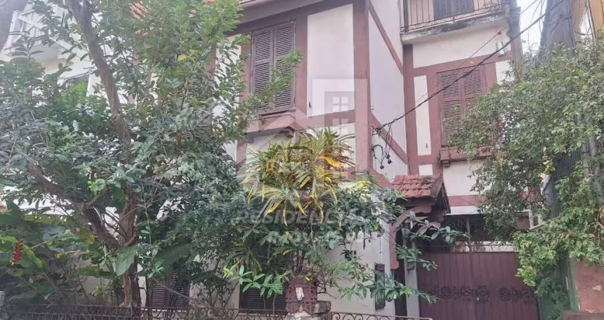 Casa espetacular estilo alemão com piscina e 2 vagas em laranjeiras