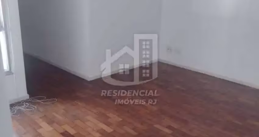Apartamento 53m²  1 quarto com dependências para venda no catete rj