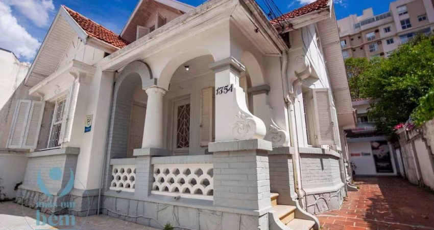 Casa Comercial, da frente, BAIXOU O VALOR, para alugar com 8 salas, depósito, lavabo, 3 banheiros e 3 vagas no Rebouças