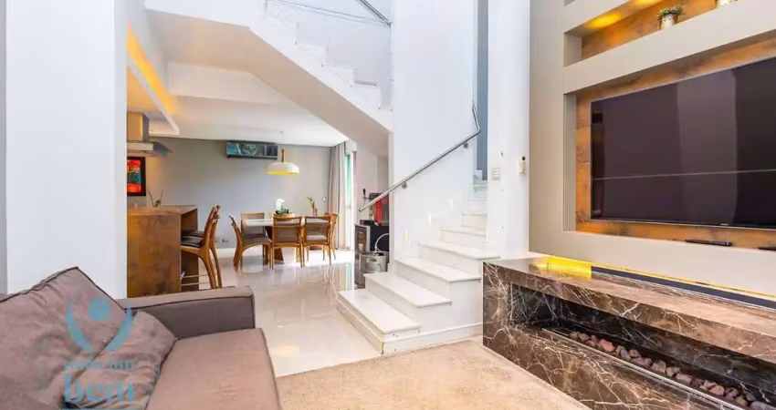 Cobertura mobiliada, 3 quartos, suíte, 161,85m² privativos e 3 vagas individuais de garagem à venda no Água Verde. Avalia permuta.