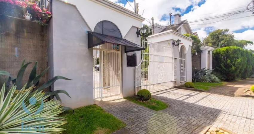 MORE em UM CONDOMÍNIO em frente ao PARK c/ 198m² sendo 3 quartos c/ suíte 3 vagas de gar. por menos de 1.3 - Sobrado Triplex Vista Alegre em Curitiba