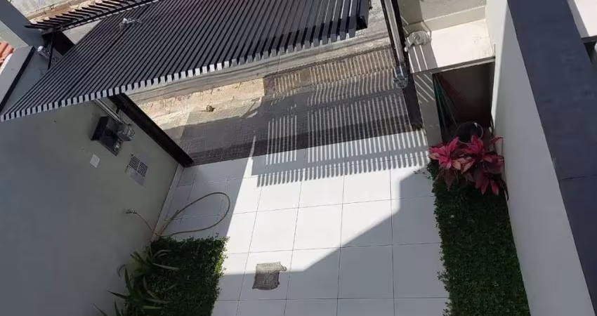 Sobrado de alto padrão 170 m² 3 dormitórios 5 vagas de garagens
