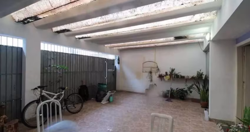 Casa a venda de 269 metros 4 dormitorios com 6 vagas de garagens