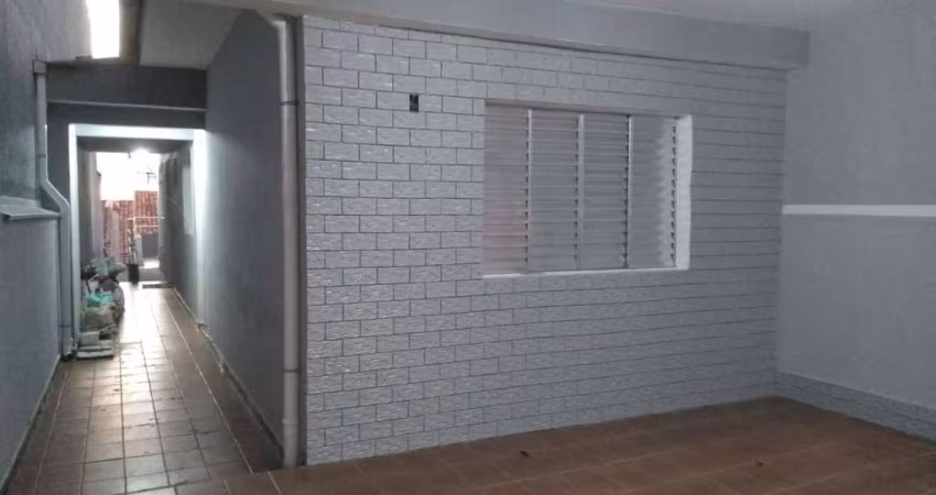 Casa Terrea com quintal 99 metros 2 Dormitorios e 2 Vagas de Garagens