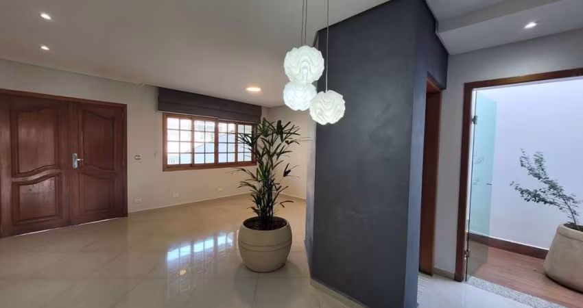 Sobrado Alto Padrao com 235m² 3 Dormitotorios com 5 Vagas de Gargens