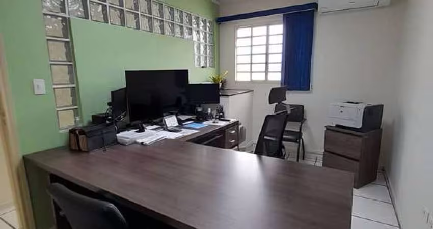 Sobrado Comercial 226m² em Otima Localizaçao 8 Salas e Uma Edicula