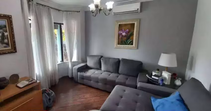 Casa no parque dos pássaros 4 dormitorios  e vagas para 7 carros
