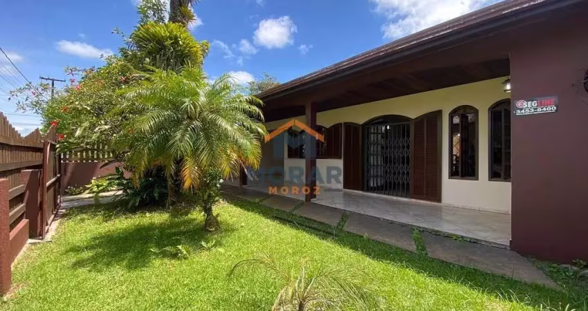 Residência com edícula em Shangri-lá