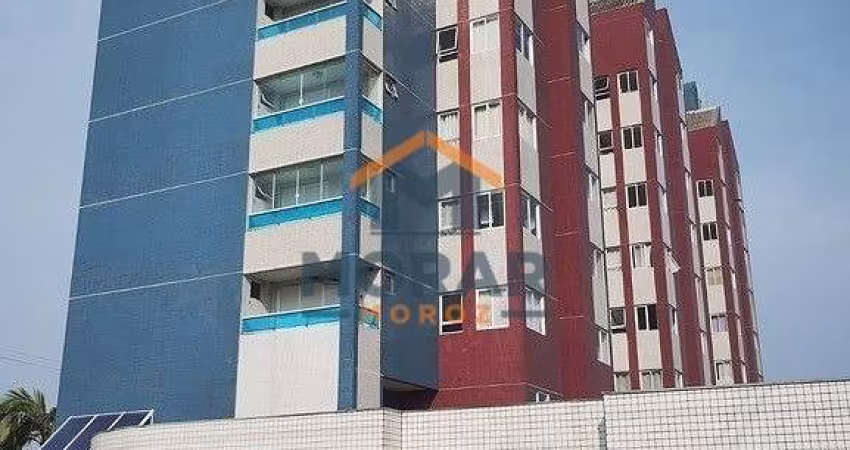 Apartamento próximo ao mar com piscina