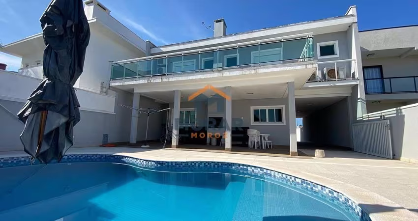 Casa em dois pavimentos piscina alto padrão Atami