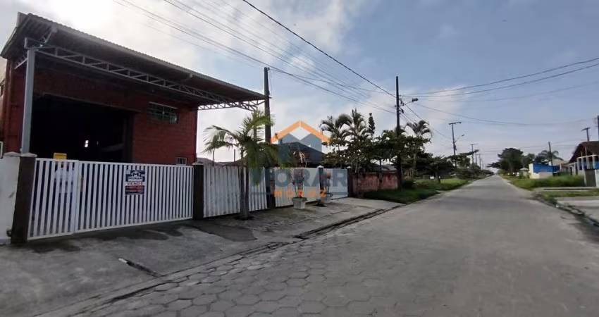 Excelente barracão comercial em Praia de Leste