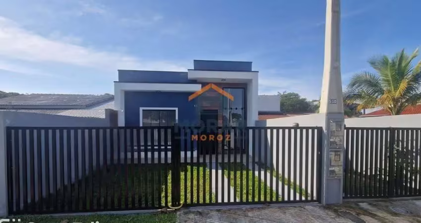 Casa próxima ao mar em Costa Azul