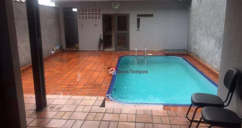 Casa com 3 dormitórios, 1 suite. 2 vagas, piscina, churrasqueira à venda, 178 m² por R$ 645.000 - Vila Salete - São Paulo/SP