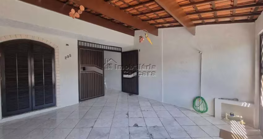 Casa com 02 dormitórios á venda no jardim imperador, á 200 metros da praia!!