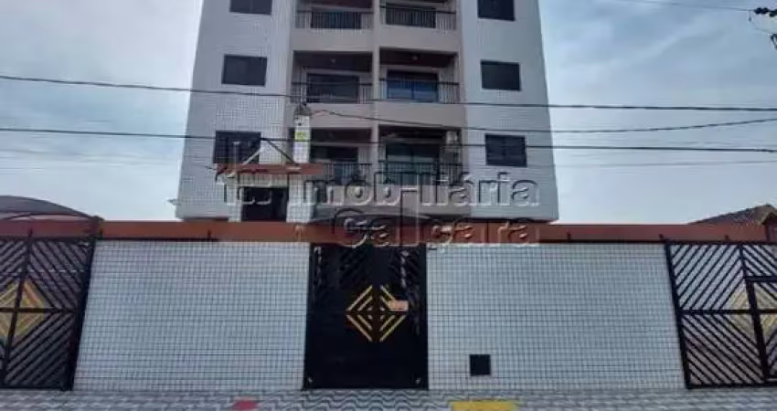 Apartamento com uma suíte, á 100 metros da praia!!!