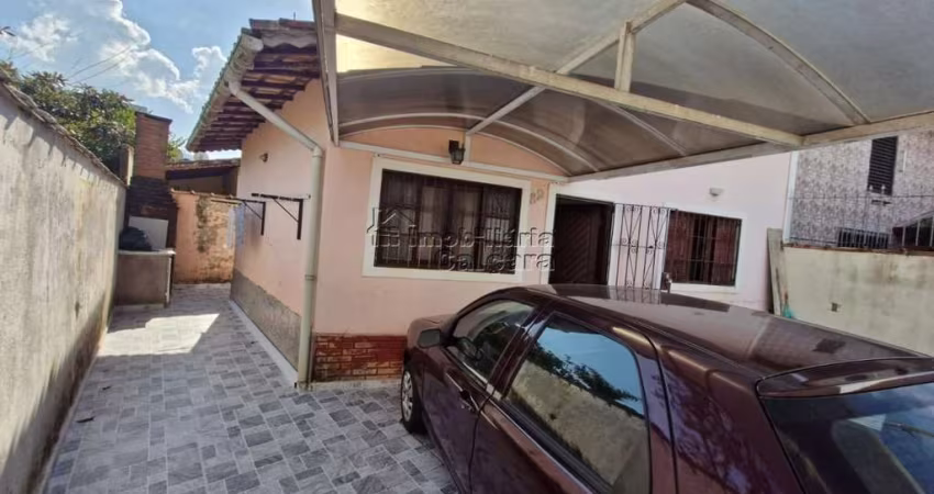 Casa com 01 dormitório, á 300 metros da praia, excelente oportunidade!