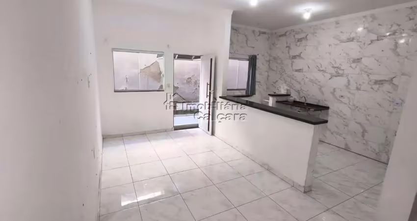 Casa em condomínio fechado com 02 dormitórios, no bairro caiçara!