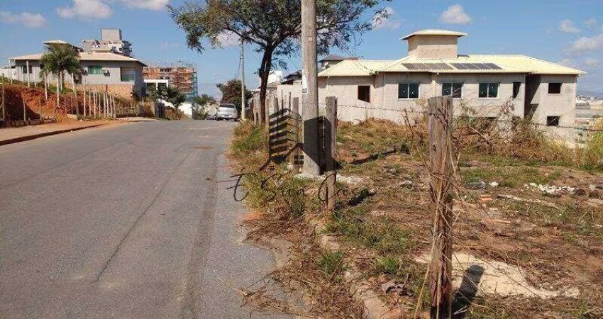 Lote a venda  no Bairro Cabral Contagem Mg