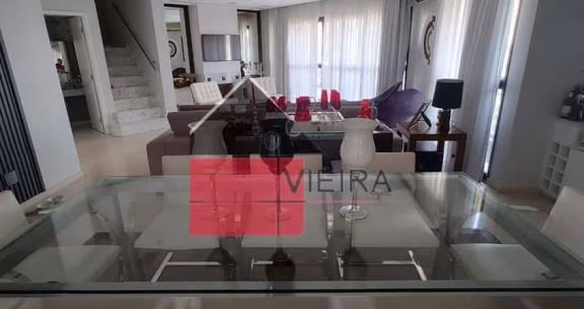 Cobertura Duplex à venda, com 5 dormitórios, sendo 3 suítes, sendo 1 master com closet, 360m² de ár