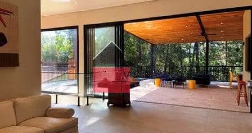 Casa em Condominio, É ideal para famílias grandes ou que recebam visitas/hóspedes, para venda e loc