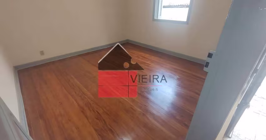 Ótima  casa de vila à venda no Cambuci com 1 dormitório e uma vaga de garagem, 60m2 R$ 375.000,00,