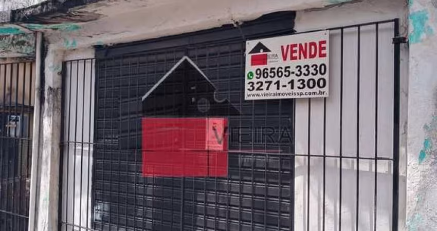 Sobrado à venda, Vila Monumento, precisa reforma geral São Paulo, SP