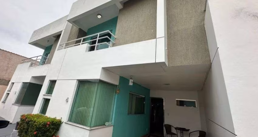 Sobrado mobiliado, próximo a Faculdade Nilton Lins, 03 quartos, 3 banheiros, sala ampla, linda a cas