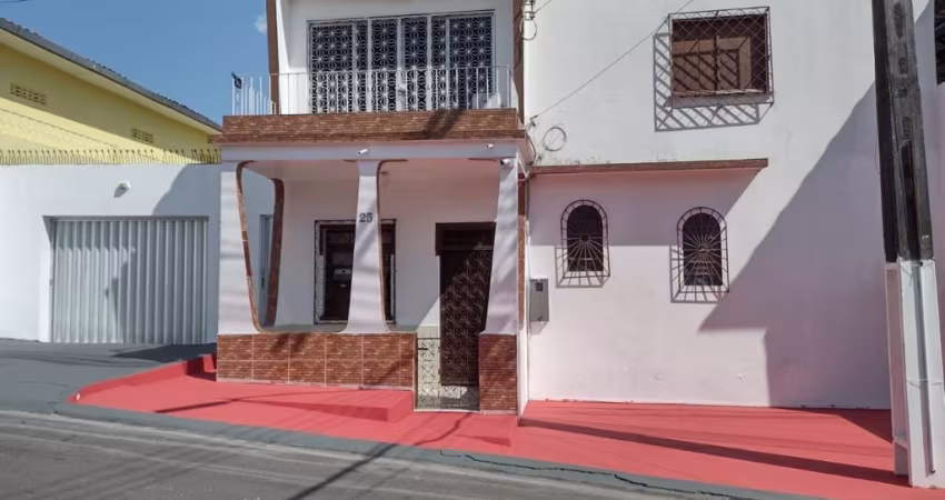 Casa no Bairro Santo Antônio, 404m² Construída e terreno de 597,²m