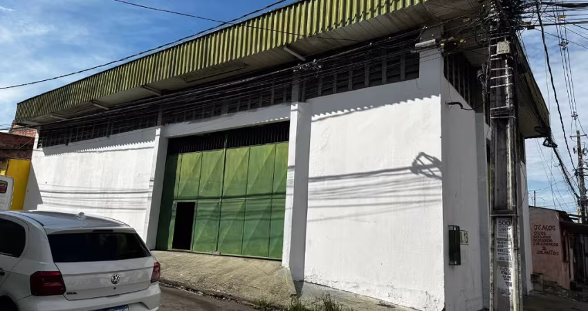Galpão com 240m², Bairro da Paz, com doca, Próximo a Igreja Católica
