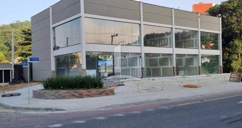Excelentes salas comerciais com mezanino a venda no bairro Anita Garibaldi !!