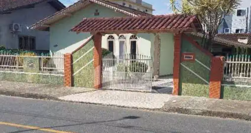 Casa com 4 quartos à venda na Rua Guaíra, Jardim Iririú, Joinville