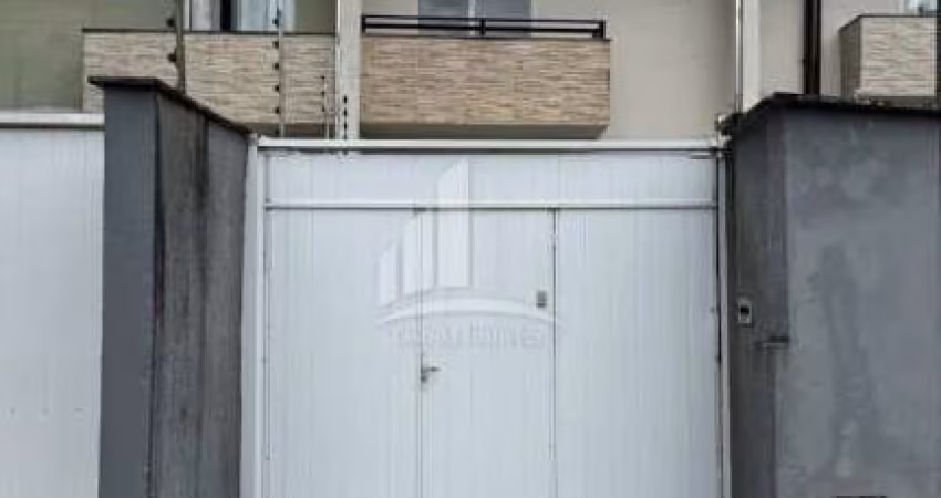 Sobrado geminado com suíte no Bom Retiro!