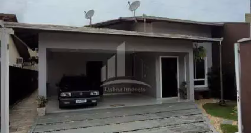Casa averbada com piscina no Vila Nova!