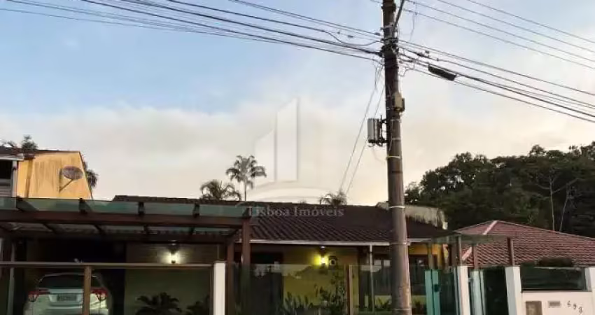 Casa AVERBADA a venda no bairro Glória !!